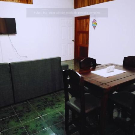 Casa Kros Quepos Kültér fotó